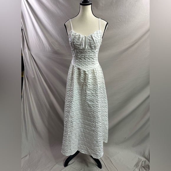 LAST ONE 🔥 Textured Midi Cottagecore Lace-Up Corset Dress White - Picture 6 of 9